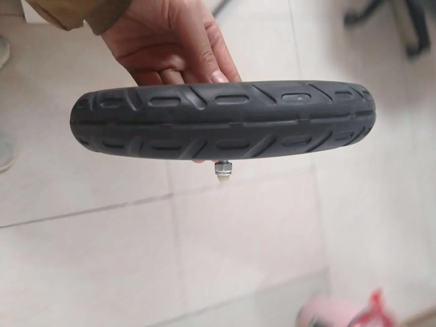 28 cm polyurethane front wheel — pilot unit.
